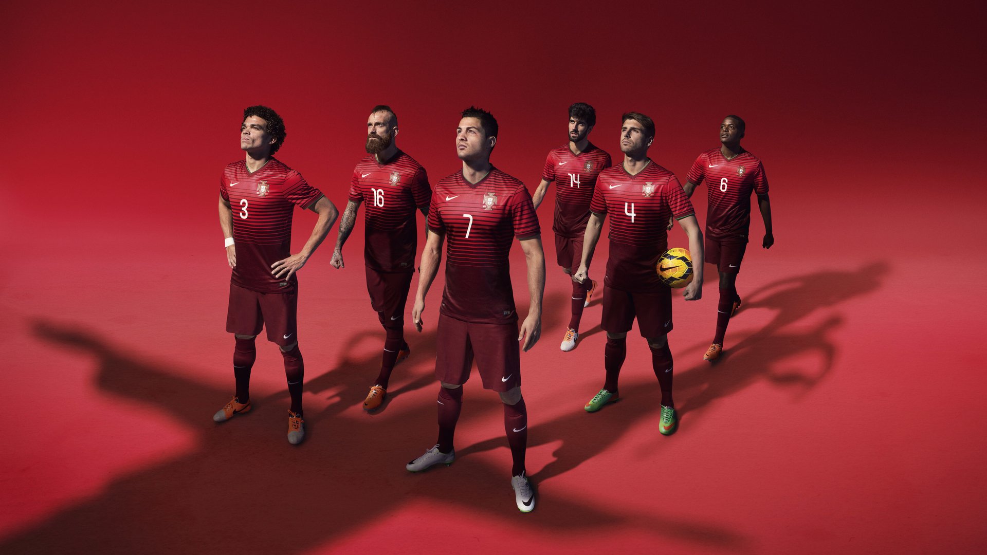 乌鸦进攻火力十足,防守端同样稳固,乌鸦的攻击方式