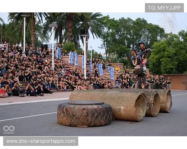 现场盛况空前:运动员逆境逃生的震撼一刻!