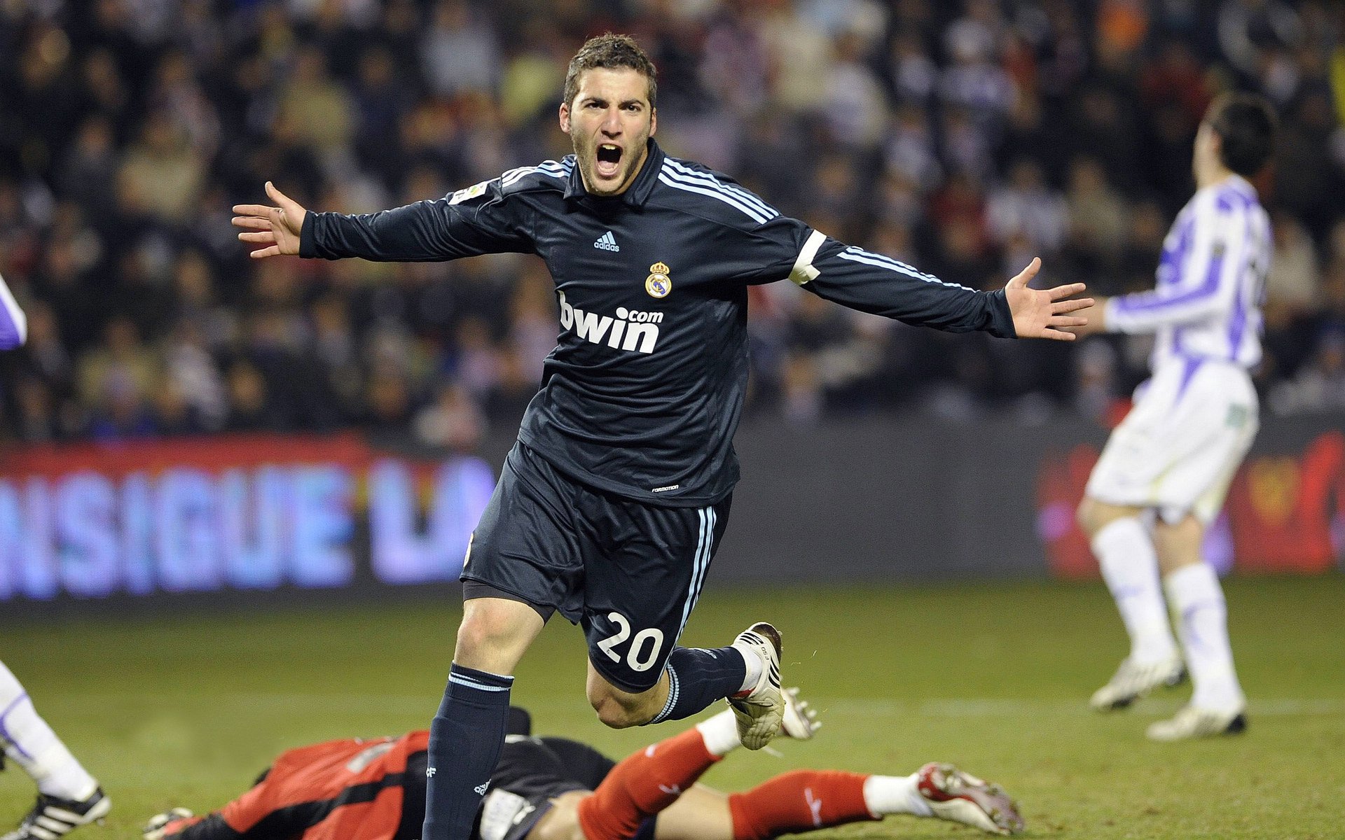 申花客场挑战柔佛新山，错失良机以1-3告负